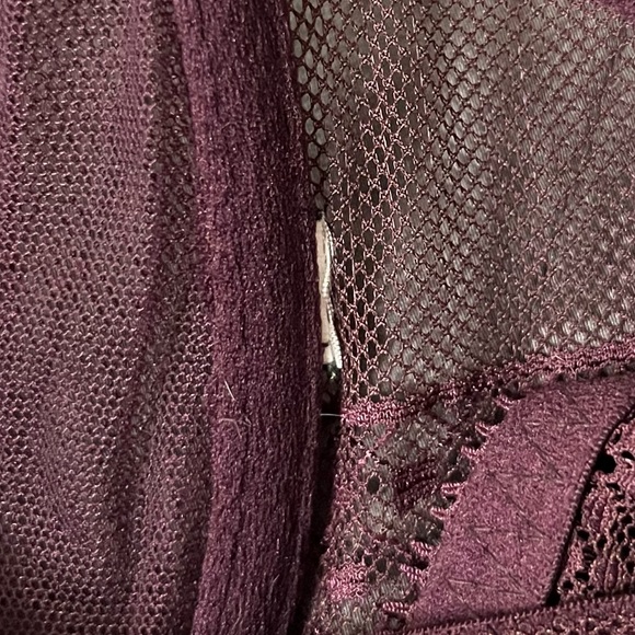 Victorious Secret Unlined Bra 34D front close - Picture 4 of 4